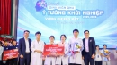Ban Tổ chức Cuộc thi trao giải nhất cho nhóm sinh viên Khoa Sư phạm