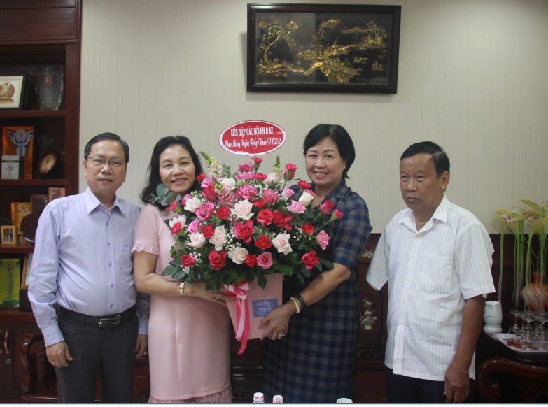Tham chuc mung ngay Thay thuoc VN5