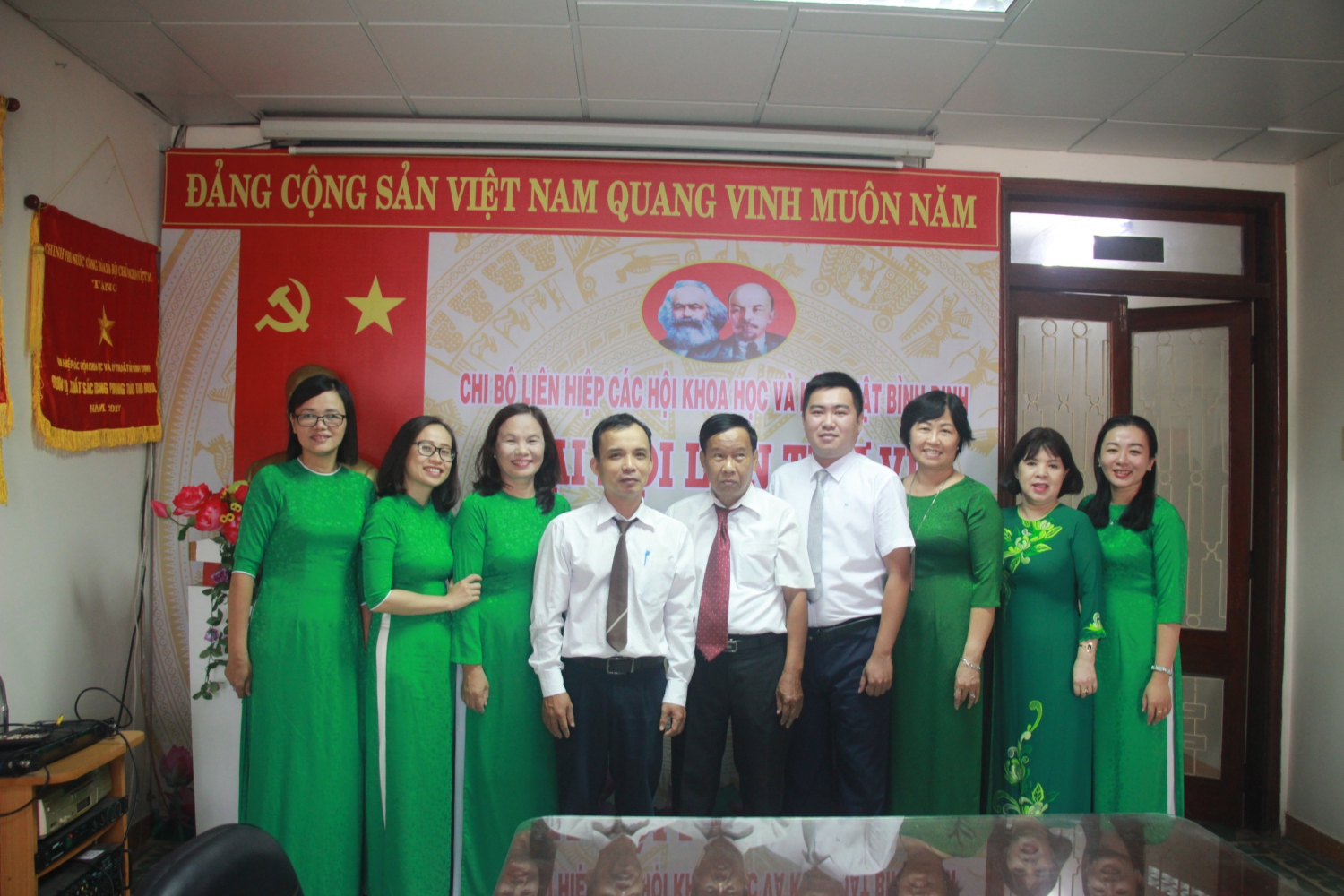 dang vien chi bo