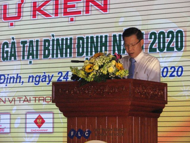 Ông Lê Văn Dư  Giám đốc Công ty TNHH gà giống Minh Dư phát biểu tại Hội thảo: “Nâng cao chất lượng và hiệu quả chăn nuôi gia cầm - Lễ hội ẩm thực, quảng bá sản phẩm gà”