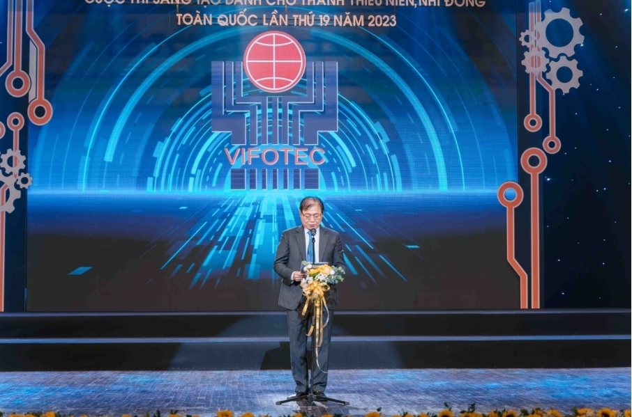 Chủ tịch Liên hiệp Hội Việt Nam, Chủ tịch Quỹ Vifotec, Trưởng ban Chỉ đạo Cuộc thi – Phan Xuân Dũng phát biểu khai mạc buổi lễ tổng kết, trao giải Cuộc thi lần thứ 19