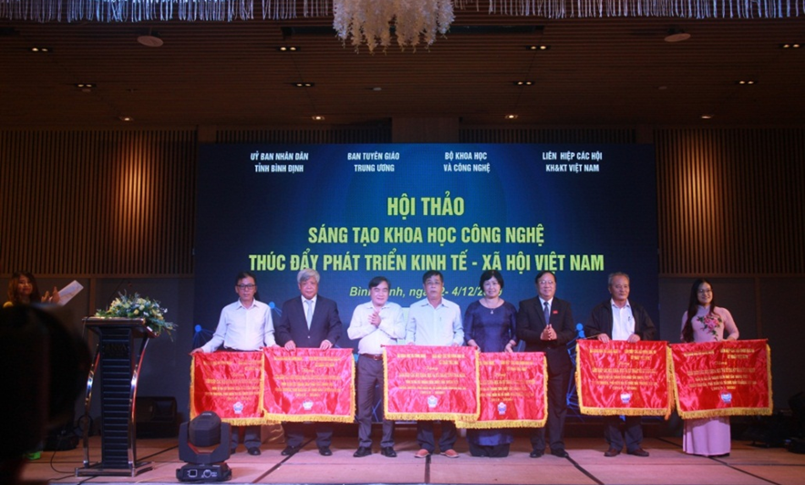 hoi thao1