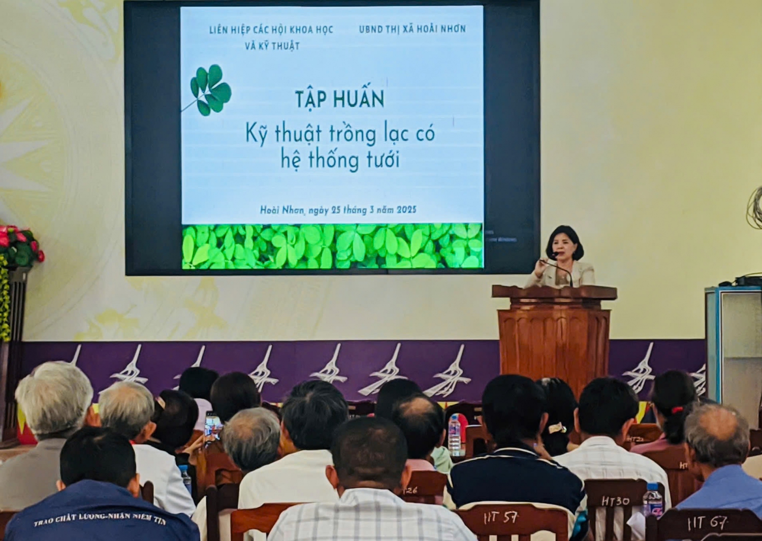 Bà Huỳnh Thị Thanh Thủy – Phó Chủ tịch Liên hiệp Hội phát biểu khai mạc lớp tập huấn