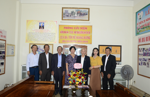 Ông Vũ Thế Khanh, Bà Nguyễn Thị Thanh Bình trong buổi đến thăm và làm việc với Lãnh đạo Trung tâm Dưỡng sinh tâm thể Gia Lai