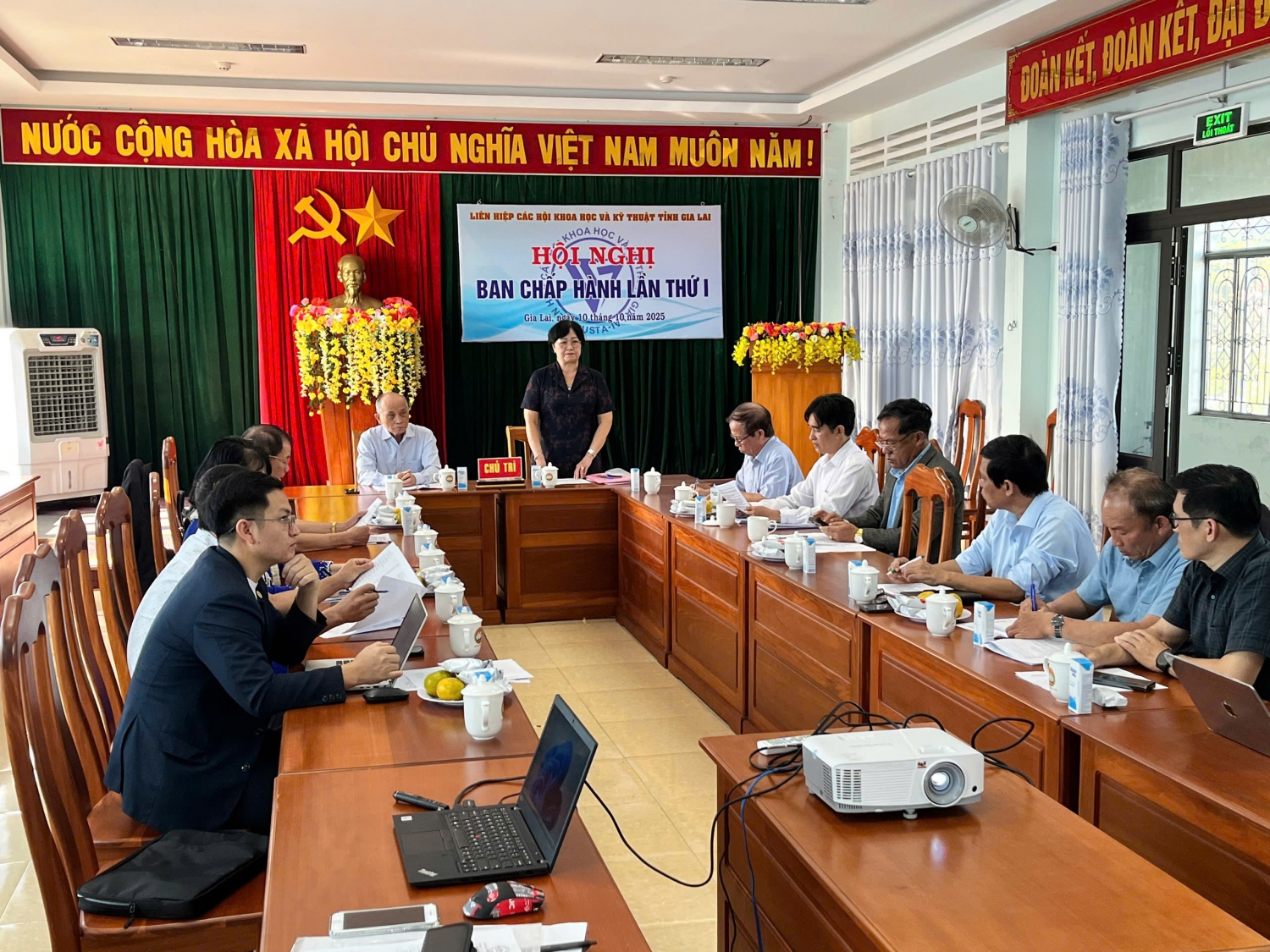 Bà Nguyễn Thị Thanh Binh - Chủ tịch Liên hiệp Hội Gia Lai phát biểu khai mạc hội nghị