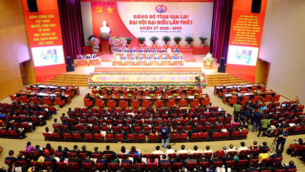 Quang cảnh phiên bế mạc Đại hội