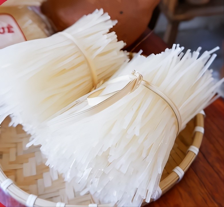 bun hu tieu mi nhut an thai