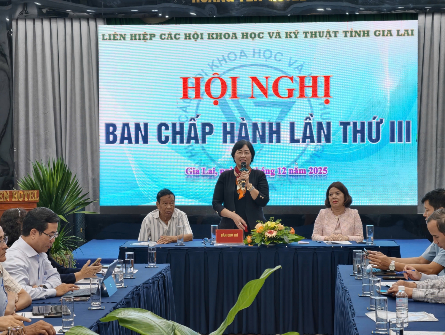 hop tong ket nam 1