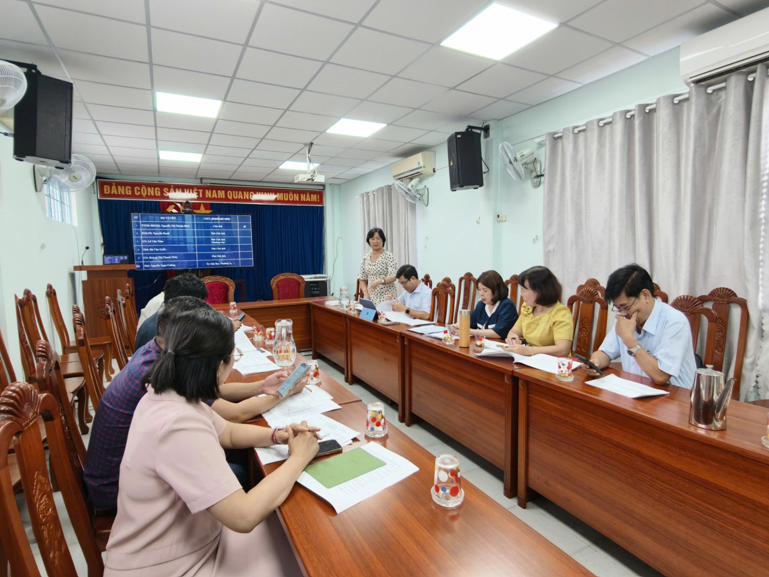 tuyen truyen dai hoi