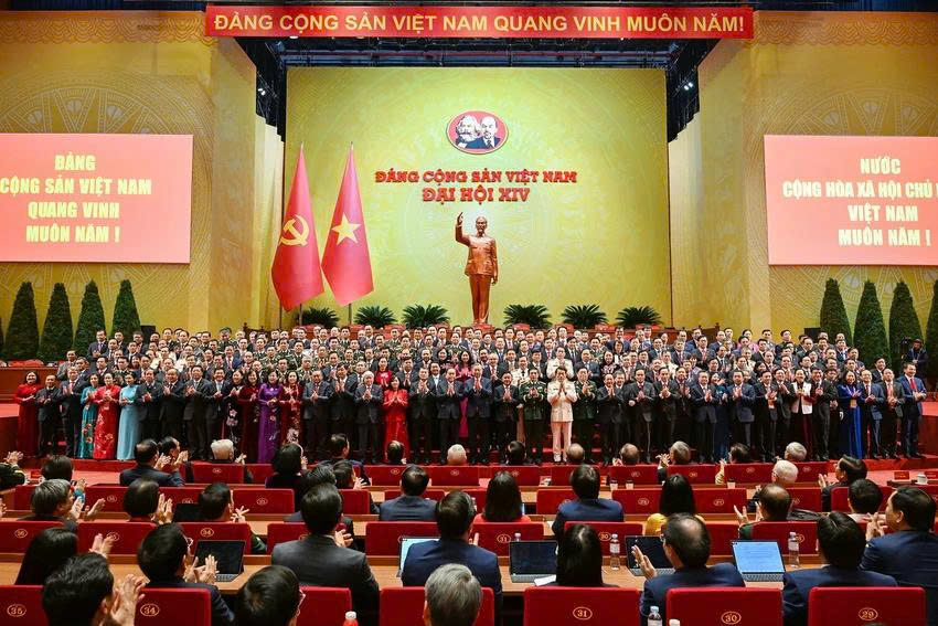thanh lap dang cong san 2