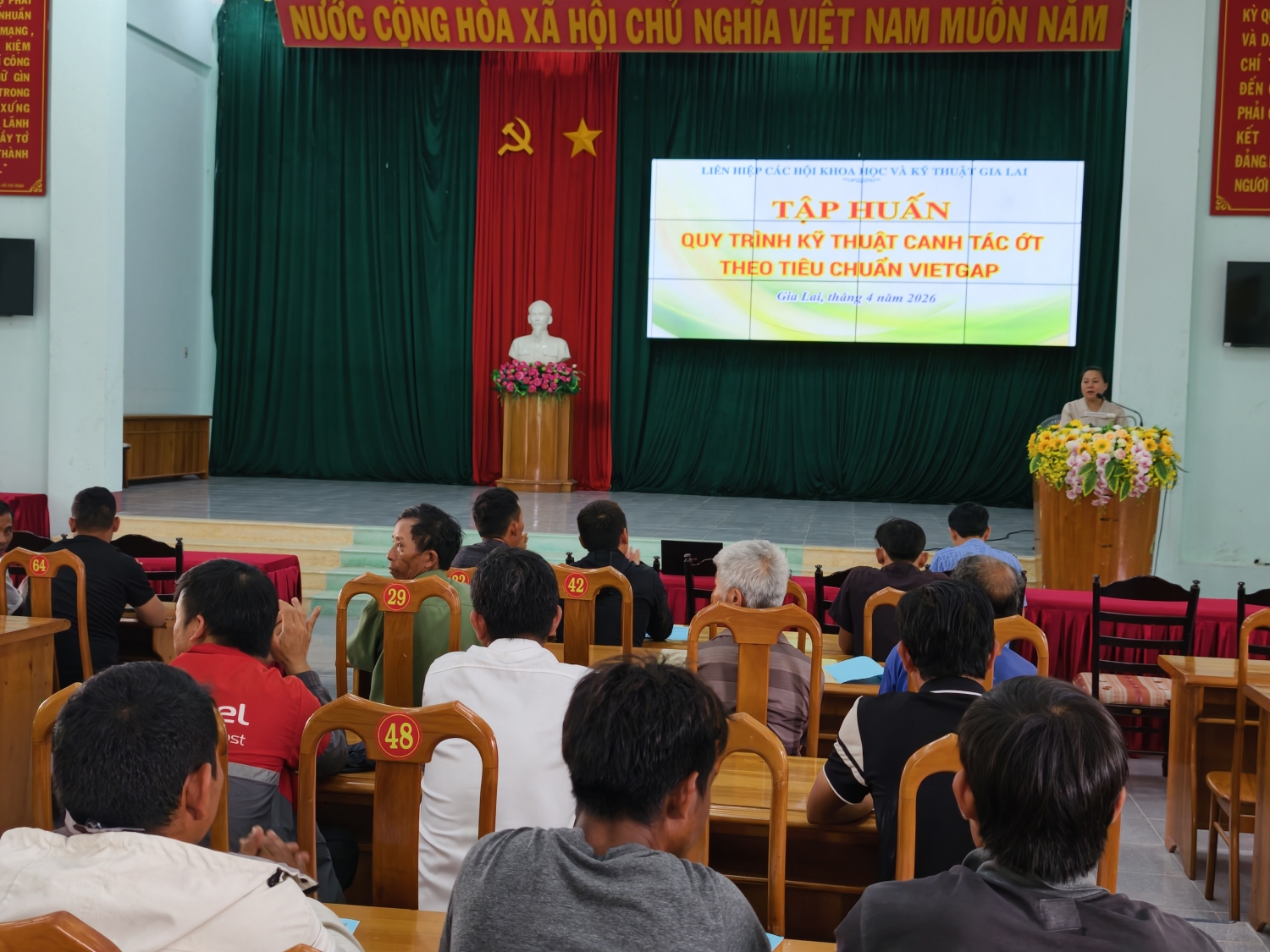 Quang cảnh buổi tập huấn