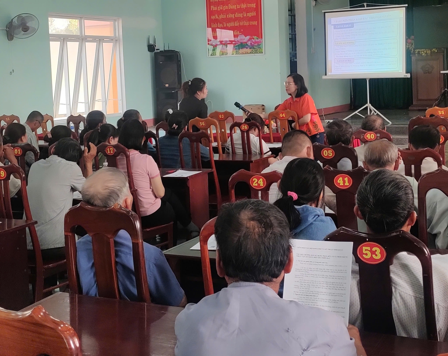 Quang cảnh buổi tập huấn