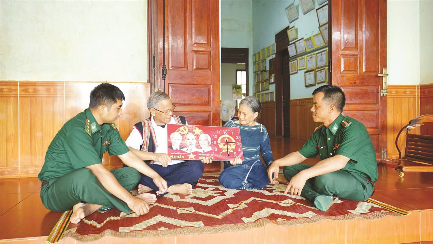 1 anh gia et trao doi kinh nghiem cac dc bo doi bien phong xa bien gioi ia pnon
