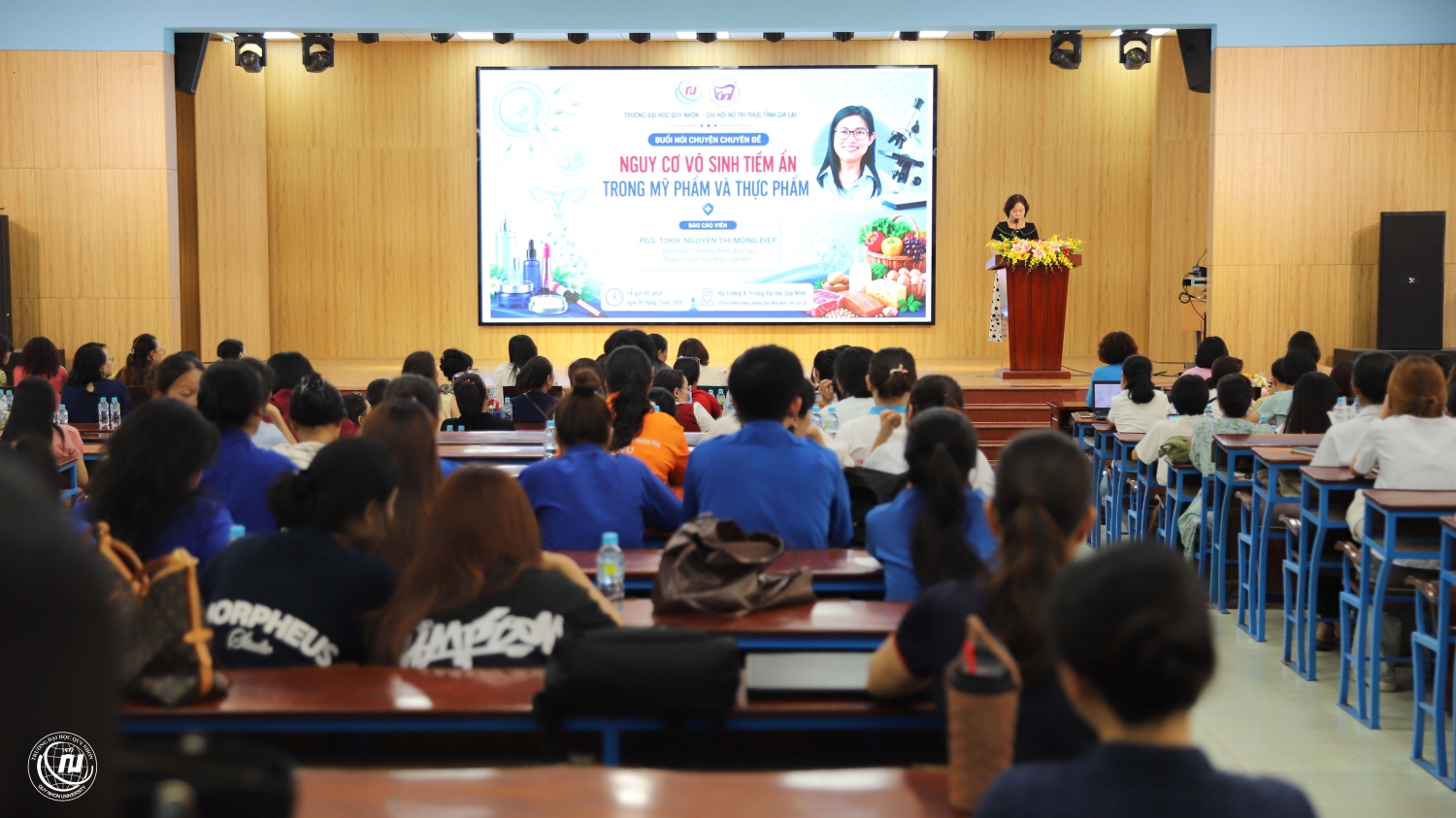 Quang cảnh buổi nói chuyện