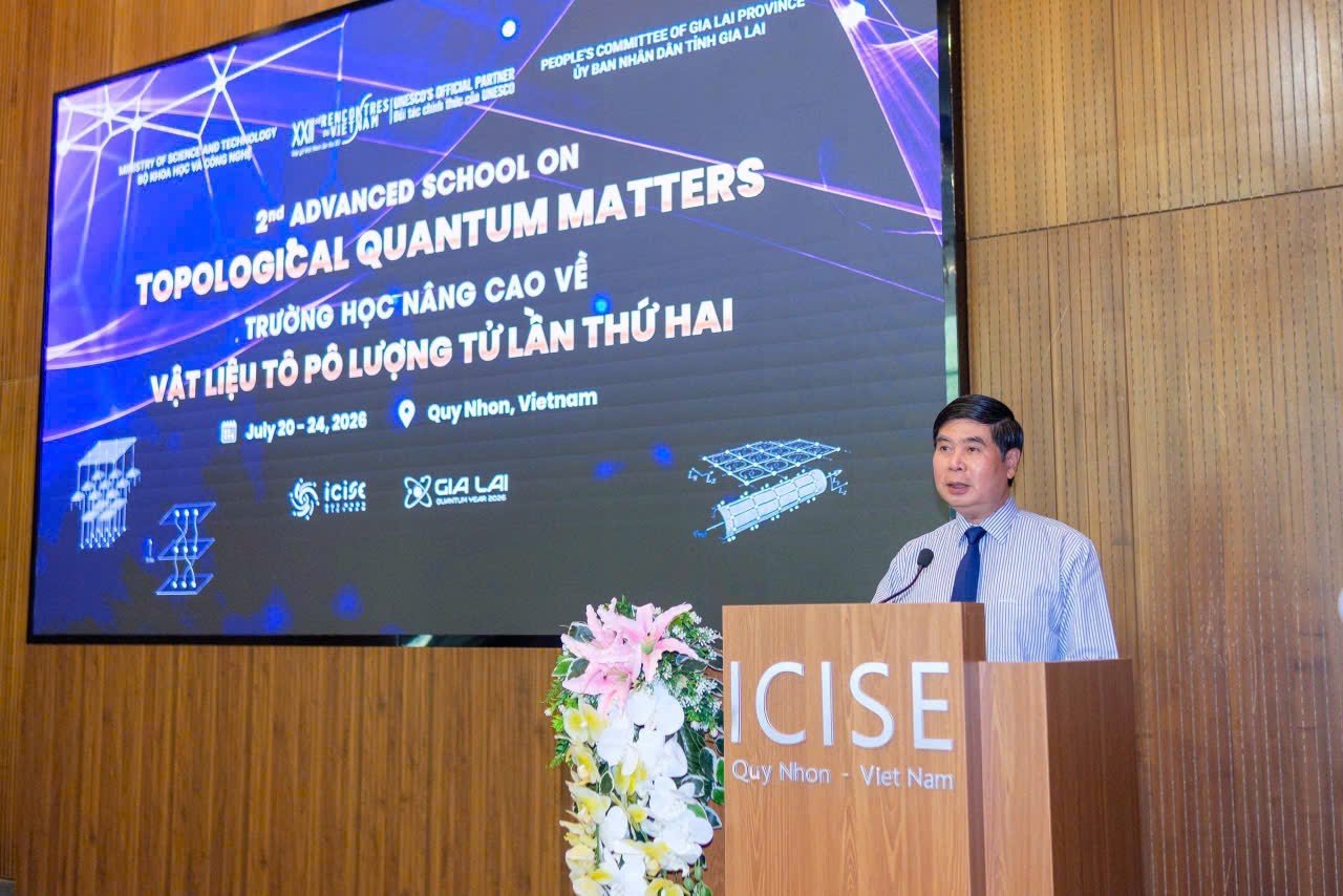 Ông Lâm Hải Giang - Phó Chủ tịch UBND tỉnh Gia Lai phát biểu chào mừng và khai mạc Trường học.
