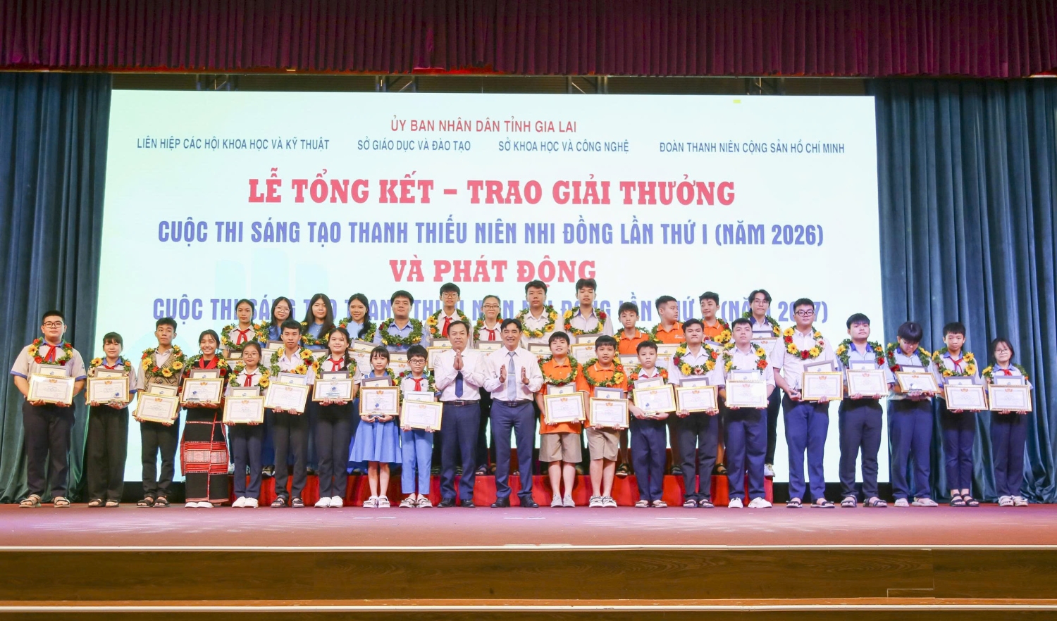 tong ket cuoc thi 11