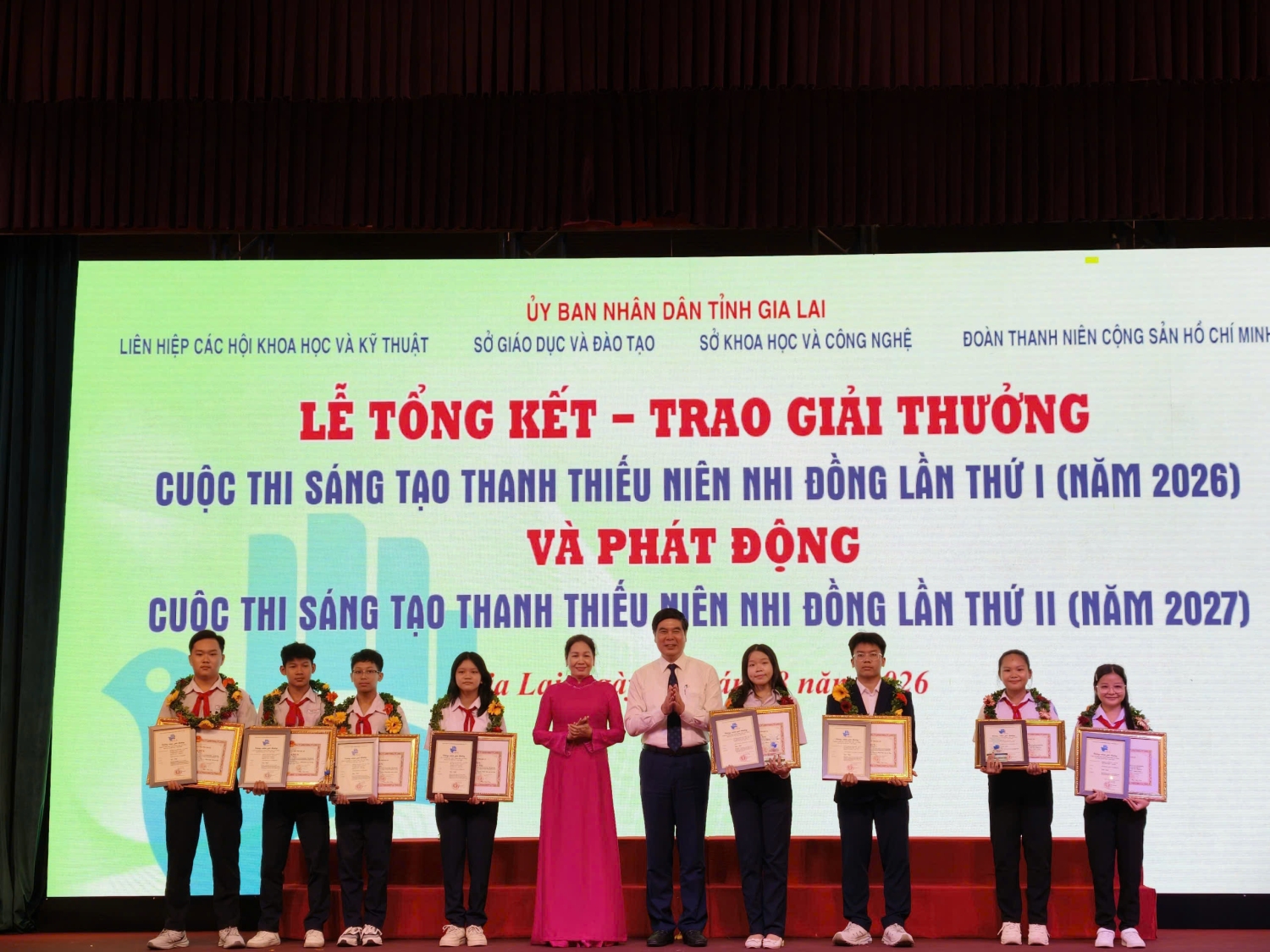 tong ket cuoc thi 6
